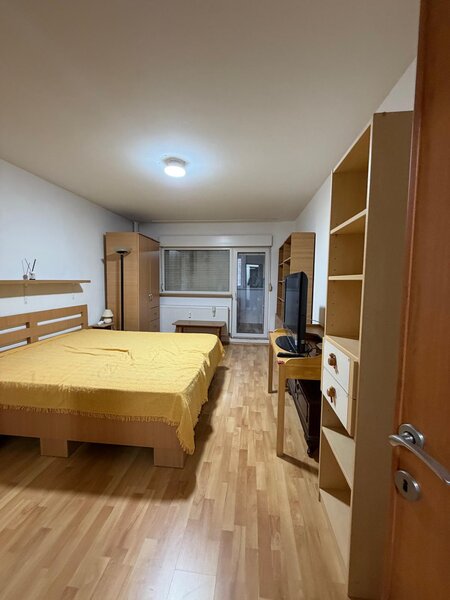 1 Decembrie 1918, chiar la metrou, stradal Theodor Pallady