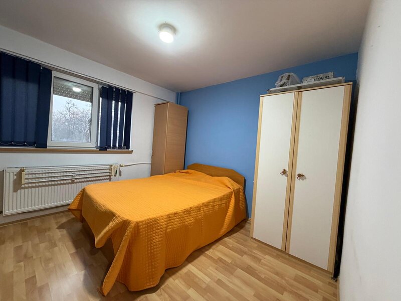 1 Decembrie 1918, chiar la metrou, stradal Theodor Pallady