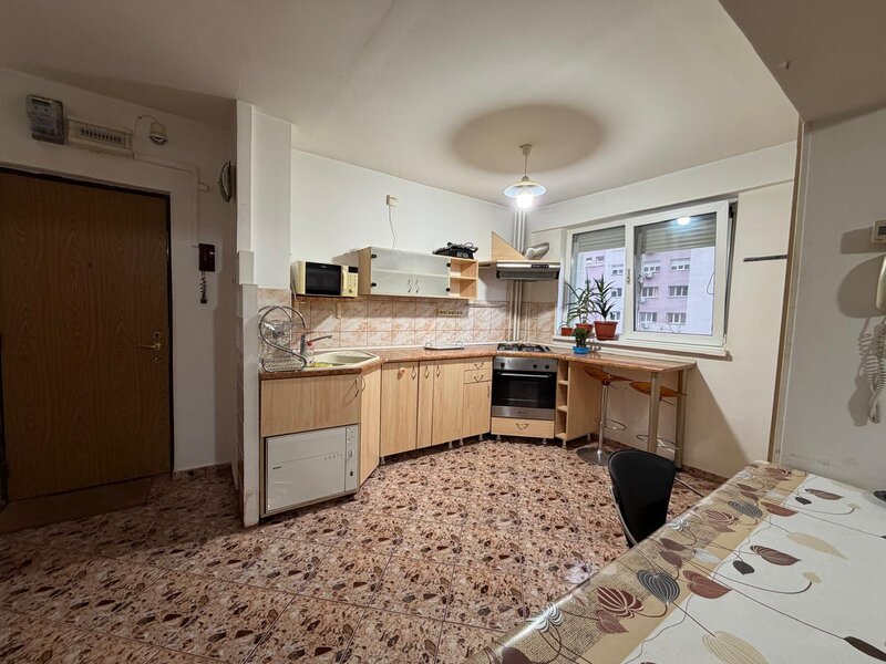 1 Decembrie 1918, chiar la metrou, stradal Theodor Pallady