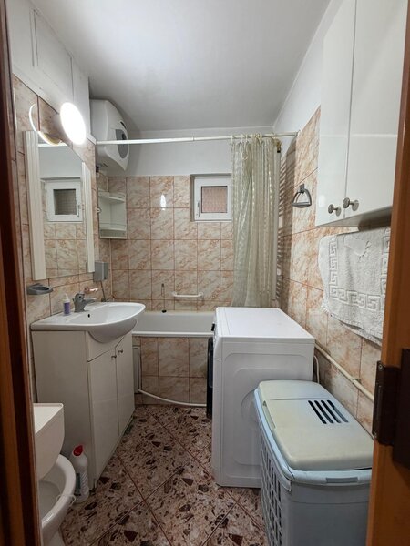 1 Decembrie 1918, chiar la metrou, stradal Theodor Pallady