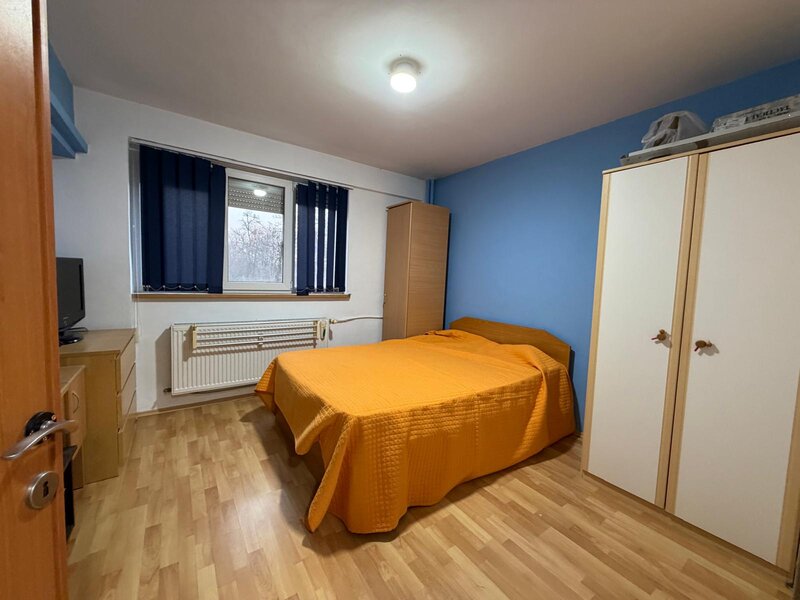 1 Decembrie 1918, chiar la metrou, stradal Theodor Pallady