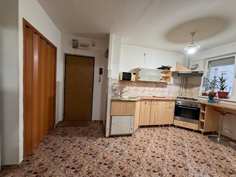 1 Decembrie 1918, chiar la metrou, stradal Theodor Pallady