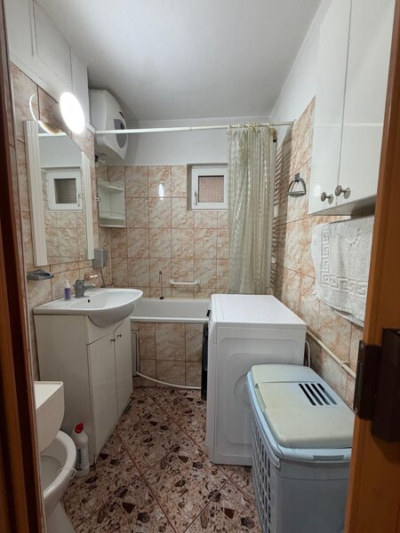 1 Decembrie 1918, chiar la metrou, stradal Theodor Pallady